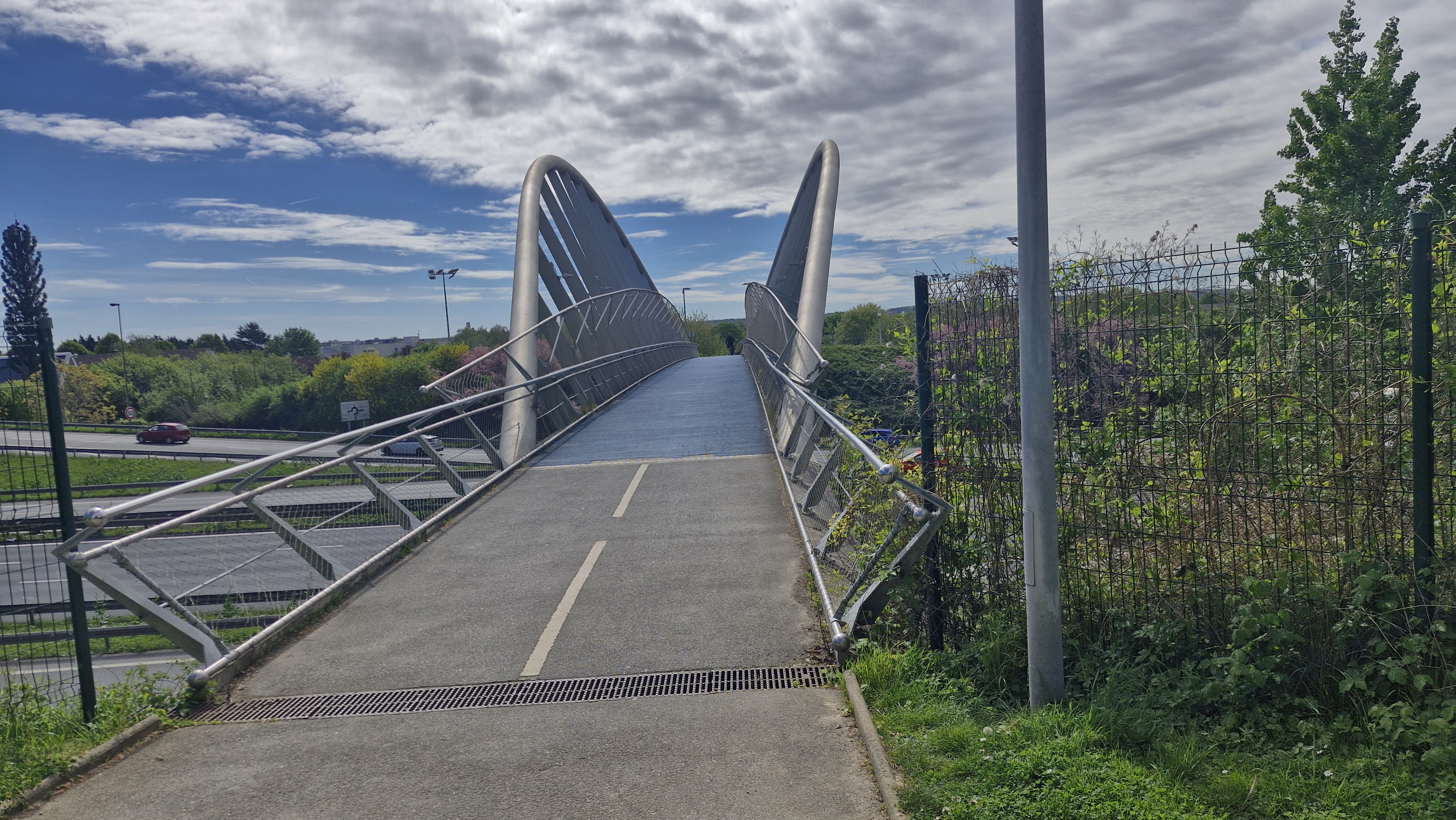 Crossing Modern Curves