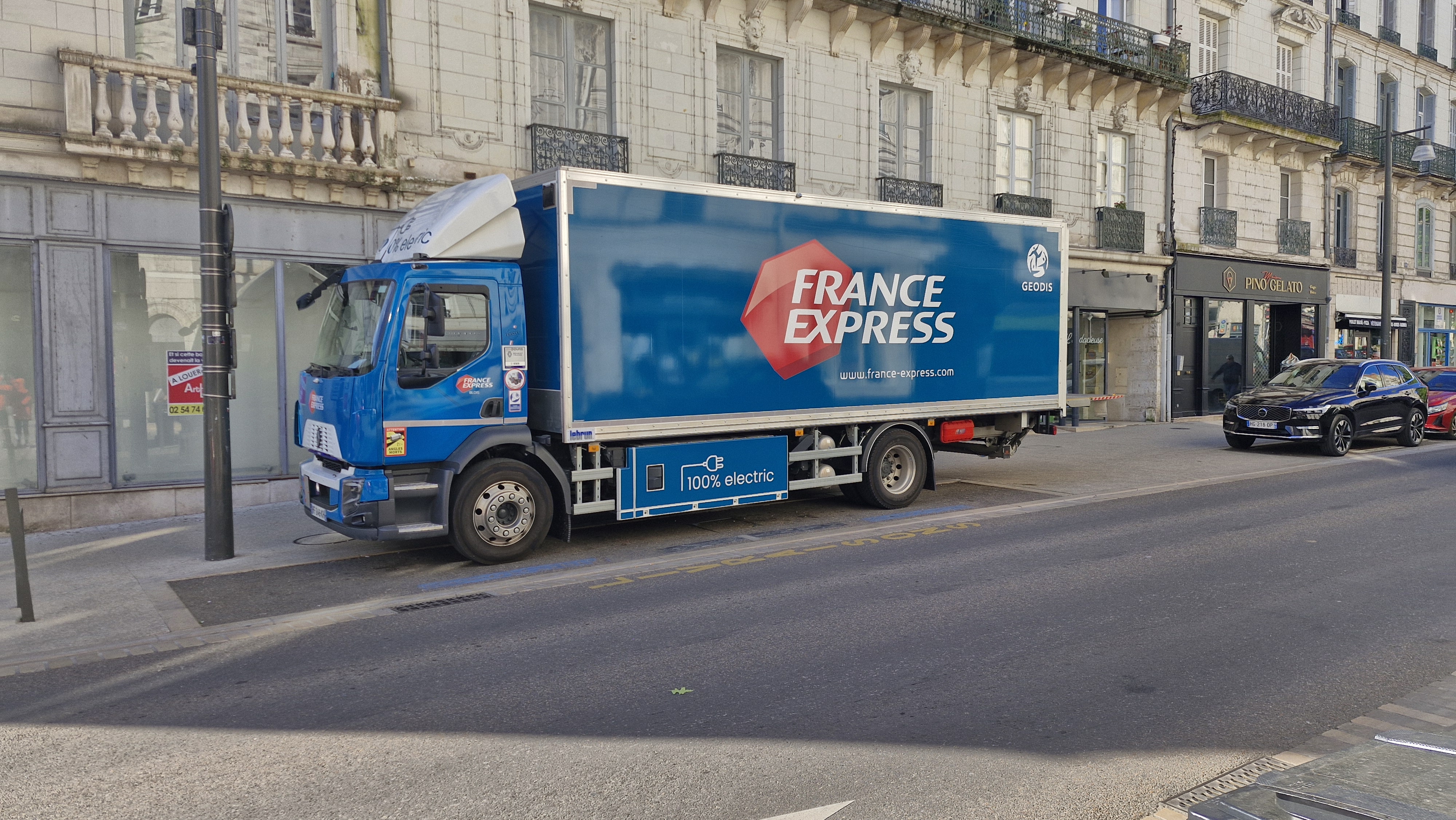 An Electric Moment in Blois