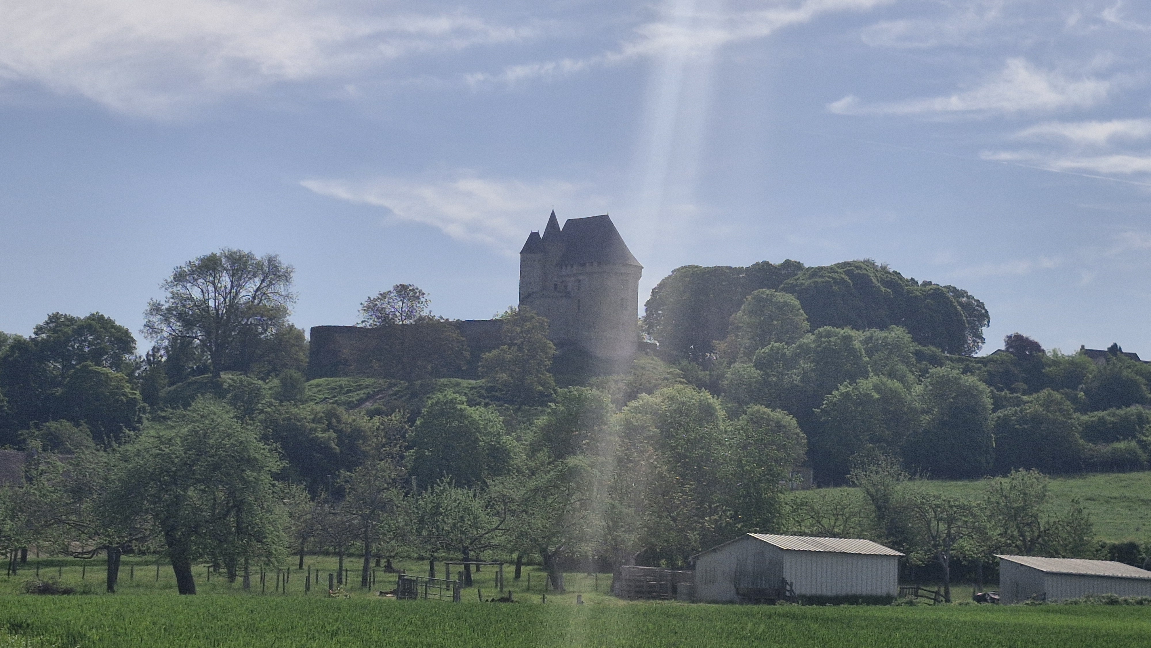 Rays over Sillé